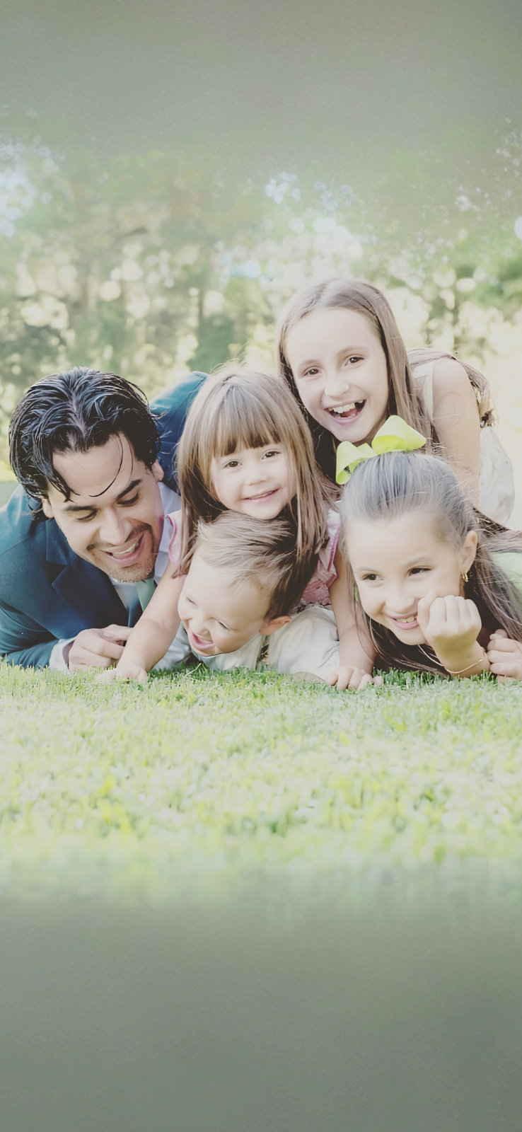 Danika de niña junto a su familia